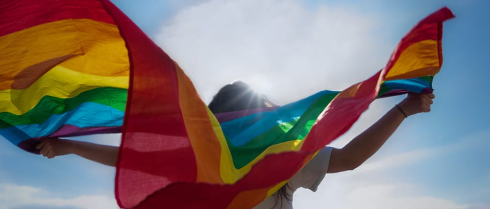 Selbsthass unterm Regenbogen | Von Roberto J. De Lapuente Beitragsbild