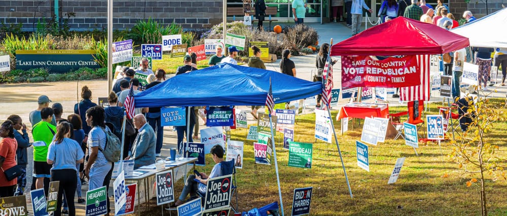 Zwischenwahlen in den USA: Rote Welle im Sand versickert | Von Hermann Ploppa Beitragsbild